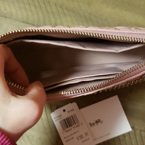 NWT. Coach Purse - Picture 4 of 4